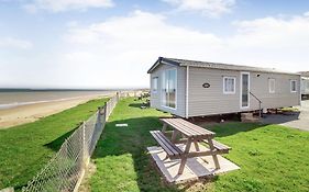 Castaways Holiday Park